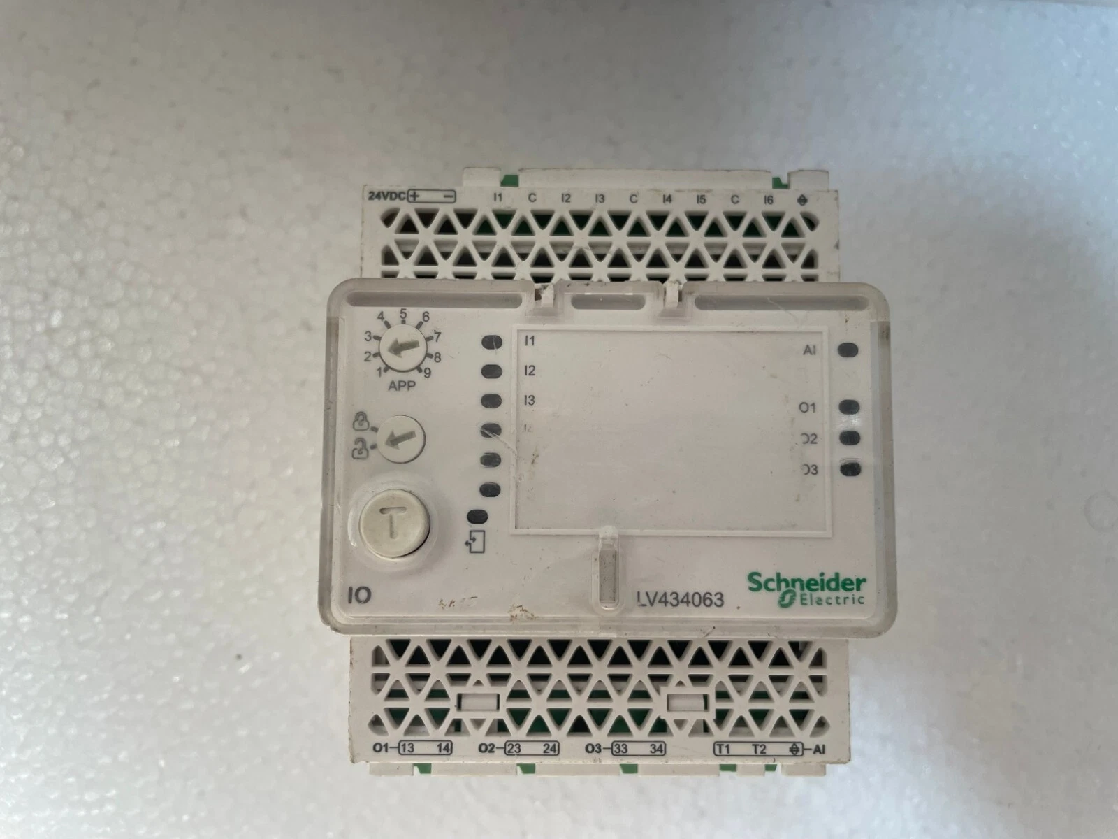 Schneider Electric LV434063 Input Output I/O Interface